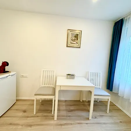 Happiness Apartment *